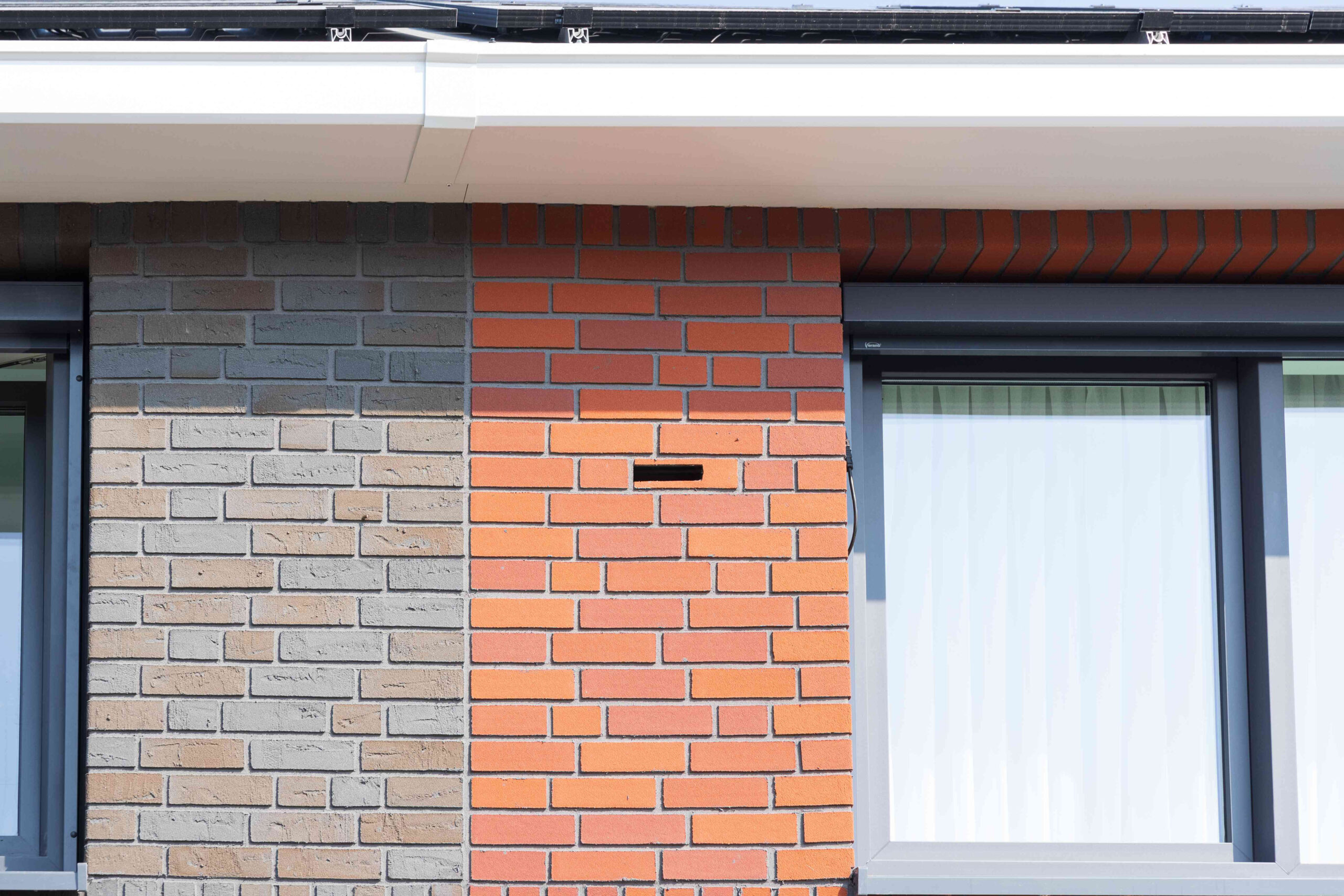 Geïsoleerde schil vleermuiskasten gemonteerd bij renovatieproject in Dongen