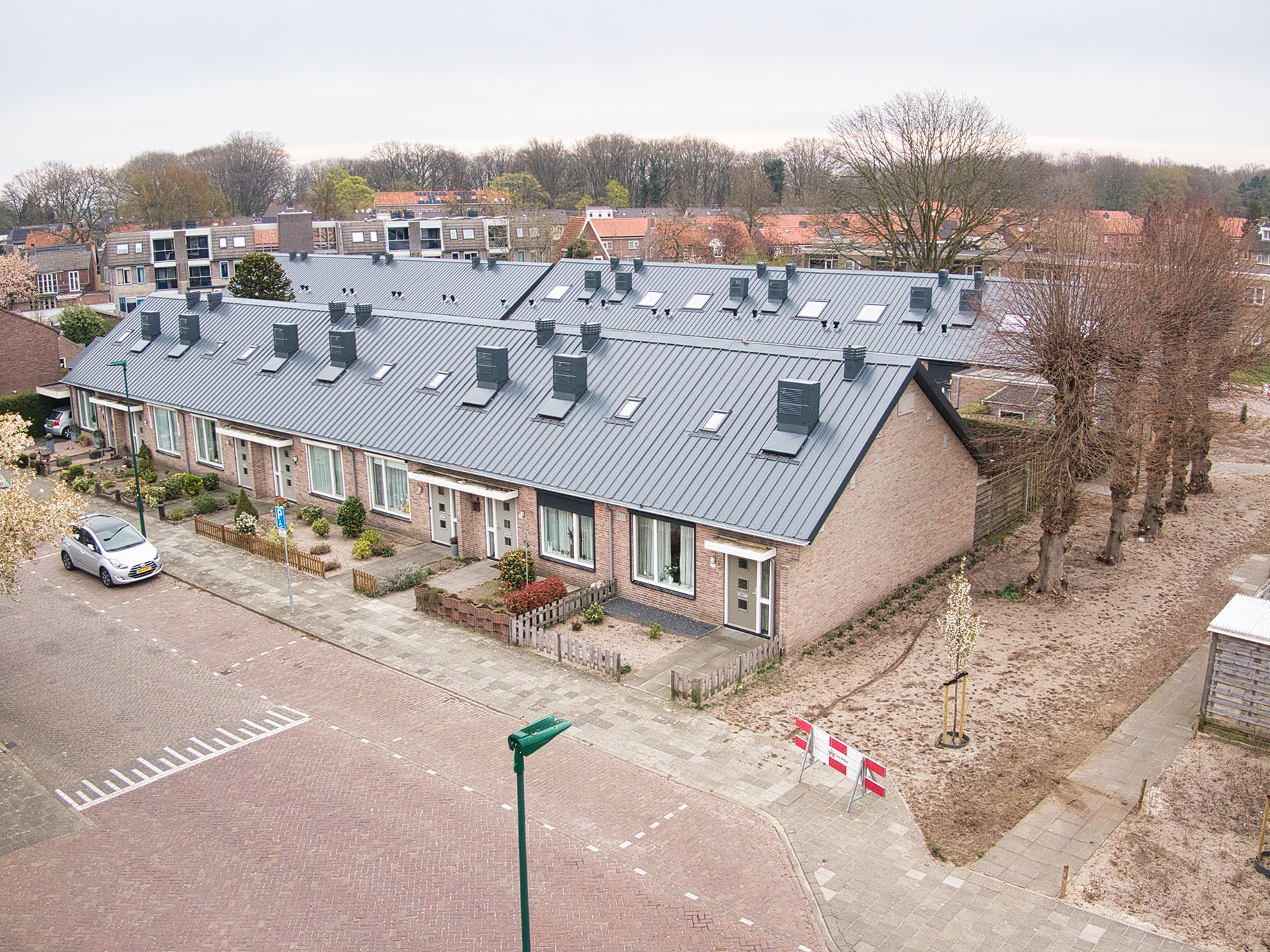 Groengevels met vuurdoorn en RVS klimhulpsysteem in Dongen